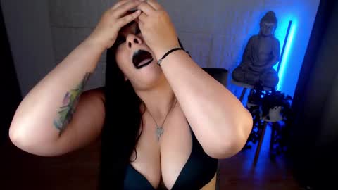 Snapshot of emili_evans_ chatting on 12-15-24, 12:40 POWERFULL GODDESS EMILI online show from 12-15-24, 12:40