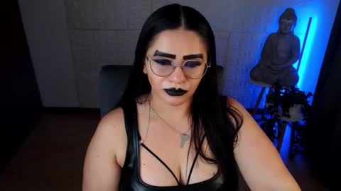 Snapshot of emili_evans_ chatting on 12-19-24, 04:23 POWERFULL GODDESS EMILI online show from 12-19-24, 04:23