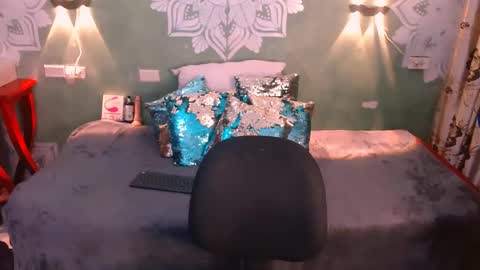 Emili roux online show from 02-09-25, 02:29