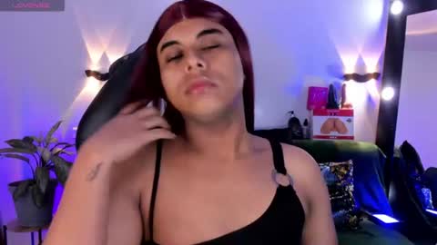 Emili roux online show from 06-12-26, 10:25