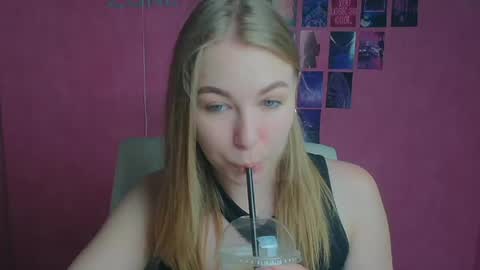 Emilia online show from 06-23-26, 05:49