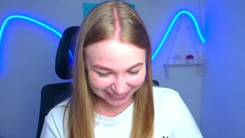 Emilia online show from 07-04-26, 05:35