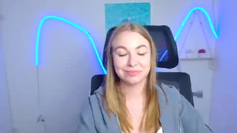 Emilia online show from 07-05-26, 11:28