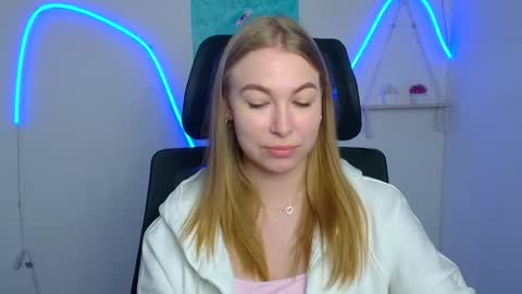 Emilia online show from 07-07-26, 05:32