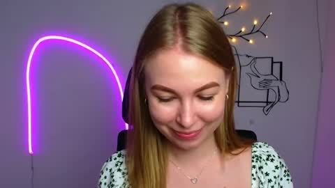 Emilia online show from 07-16-26, 05:57