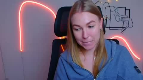 Emilia online show from 07-20-26, 10:39
