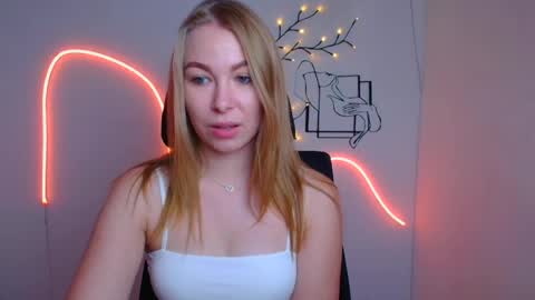 Emilia online show from 07-22-26, 05:43