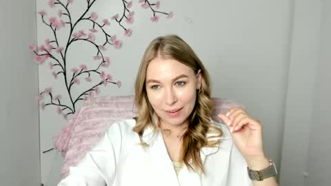 Emilia online show from 07-25-26, 05:49