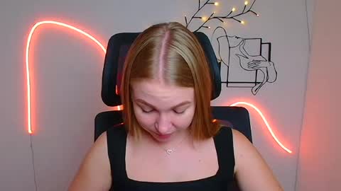 Emilia online show from 08-03-26, 09:48