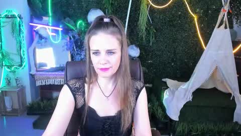 Emilia Bedy online show from 11-06-25, 09:10