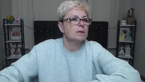 Snapshot of emiliagree chatting on 10-10-25, 05:28 EmiliaGree online show from 10-10-25, 05:28