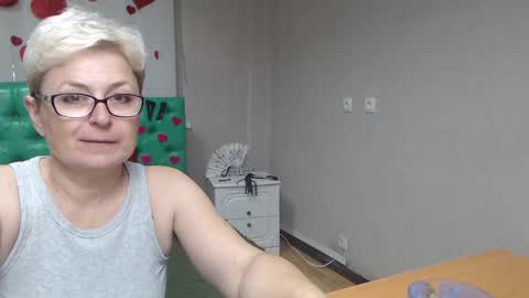 Snapshot of emiliagree chatting on 10-12-25, 05:06 EmiliaGree online show from 10-12-25, 05:06