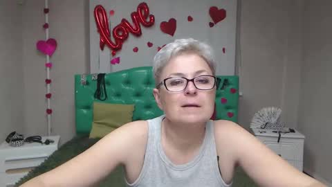 Snapshot of emiliagree chatting on 10-15-25, 05:13 EmiliaGree online show from 10-15-25, 05:13