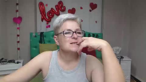 Snapshot of emiliagree chatting on 10-18-25, 06:26 EmiliaGree online show from 10-18-25, 06:26