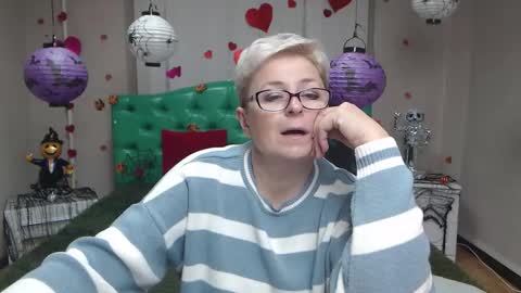 Snapshot of emiliagree chatting on 10-27-25, 06:12 EmiliaGree online show from 10-27-25, 06:12