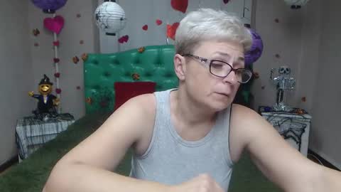 Snapshot of emiliagree chatting on 10-29-25, 06:09 EmiliaGree online show from 10-29-25, 06:09