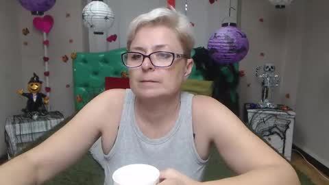 Snapshot of emiliagree chatting on 10-31-25, 07:26 EmiliaGree online show from 10-31-25, 07:26