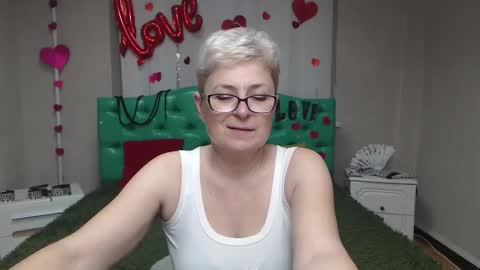 Snapshot of emiliagree chatting on 11-18-25, 06:12 EmiliaGree online show from 11-18-25, 06:12