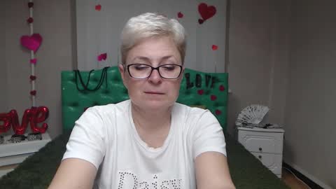 Snapshot of emiliagree chatting on 11-19-25, 06:19 EmiliaGree online show from 11-19-25, 06:19