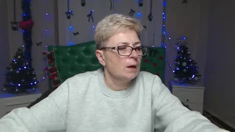 Snapshot of emiliagree chatting on 12-18-25, 06:03 EmiliaGree online show from 12-18-25, 06:03