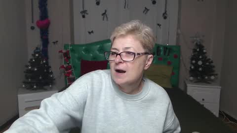 Snapshot of emiliagree chatting on 12-19-25, 06:15 EmiliaGree online show from 12-19-25, 06:15