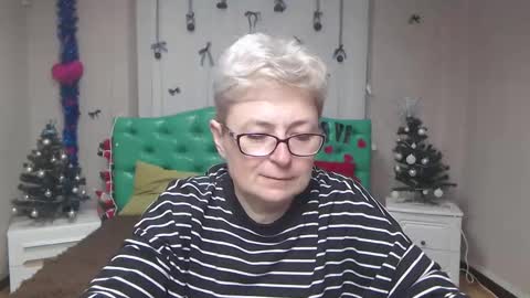 Snapshot of emiliagree chatting on 01-05-26, 06:11 EmiliaGree online show from 01-05-26, 06:11