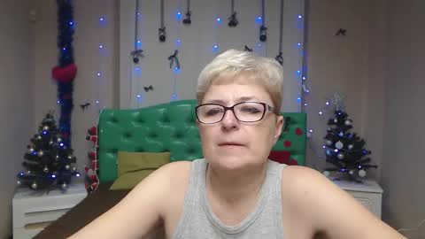 Snapshot of emiliagree chatting on 01-10-26, 06:09 EmiliaGree online show from 01-10-26, 06:09