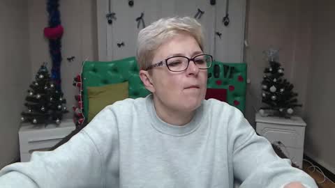 Snapshot of emiliagree chatting on 01-11-26, 06:02 EmiliaGree online show from 01-11-26, 06:02