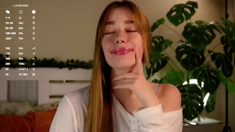 Snapshot of emiliaheather chatting on 08-07-26, 12:12 Tessa online show from 08-07-26, 12:12