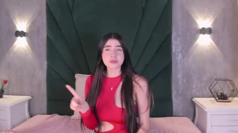 Emilie online show from 04-21-26, 12:11