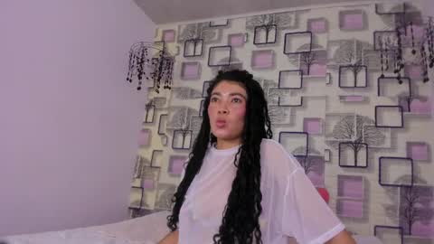 Emilly online show from 05-19-26, 03:57