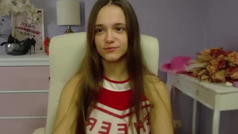 Snapshot of emilly_lust99 chatting on 01-13-25, 07:32 Emilly online show from 01-13-25, 07:32