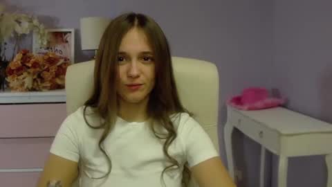 Snapshot of emilly_lust99 chatting on 01-24-25, 07:41 Emilly online show from 01-24-25, 07:41