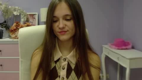 Snapshot of emilly_lust99 chatting on 01-27-25, 07:35 Emilly online show from 01-27-25, 07:35