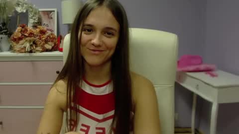 Snapshot of emilly_lust99 chatting on 02-04-25, 10:54 Emilly online show from 02-04-25, 10:54