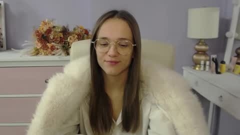 Emilly online show from 01-08-26, 07:43