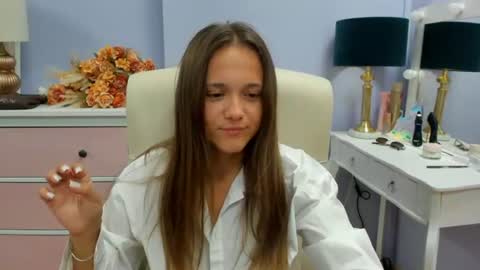 Emilly online show from 06-30-26, 06:36