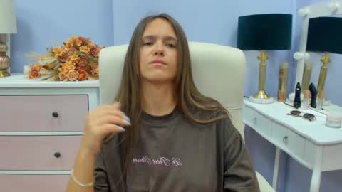 Emilly online show from 07-16-26, 06:41