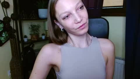 Emilly online show from 03-11-26, 01:28