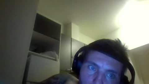 emilsuokas8 online show from 08-04-26, 01:31