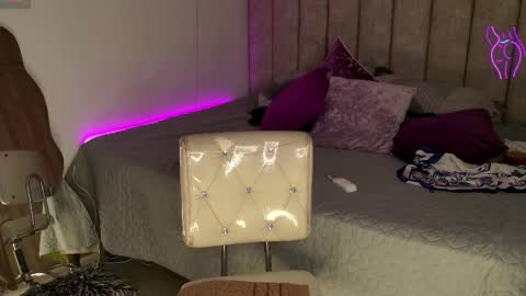 Snapshot of emily_____ chatting on 03-03-25, 04:56 emily valentina online show from 03-03-25, 04:56