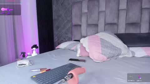 Snapshot of emily___fox chatting on 10-09-25, 12:03 Emily online show from 10-09-25, 12:03