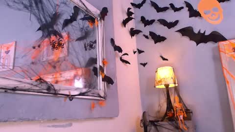 emily_castillo1_ online show from 10-29-25, 04:37