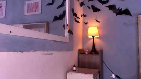 emily_castillo1_ online show from 11-11-25, 04:12