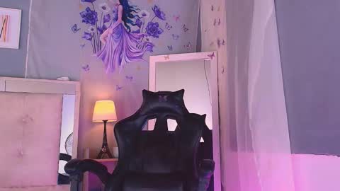 emily_castillo1_ online show from 03-21-26, 08:19