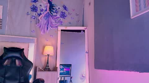 emily_castillo1_ online show from 06-05-26, 07:03
