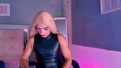 emily_castillo1_ online show from 07-02-26, 05:57
