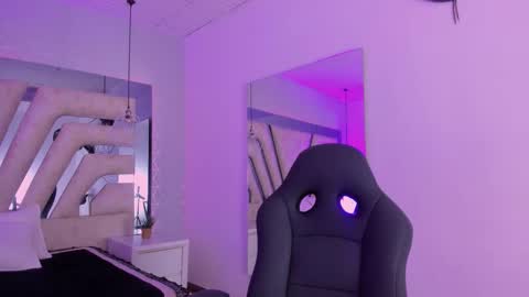 Emily online show from 10-15-25, 10:48