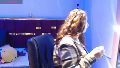 Snapshot of emily_fox_3 chatting on 11-01-25, 12:18 emily fox 3 online show from 11-01-25, 12:18