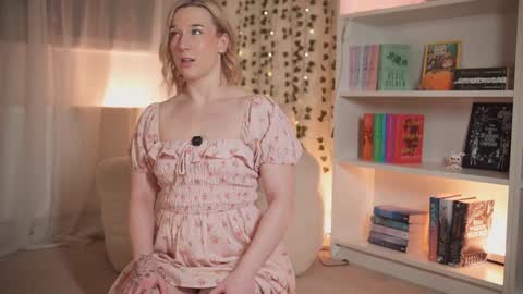 Snapshot of emily_fox_official chatting on 01-03-25, 09:36 Em - online show from 01-03-25, 09:36